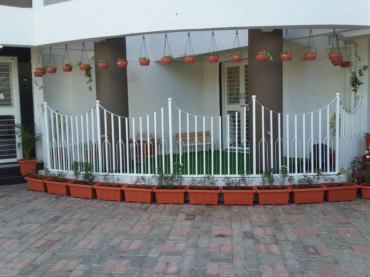 Stay Nc Homestay Nashik Bagian luar foto