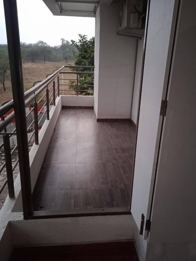 Stay Nc Homestay Nashik Bagian luar foto